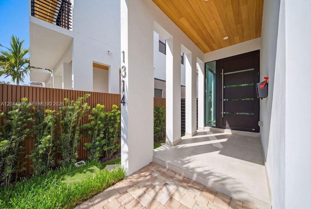 1332 NE 16th Ter , Fort Lauderdale, FL 33304 Photo