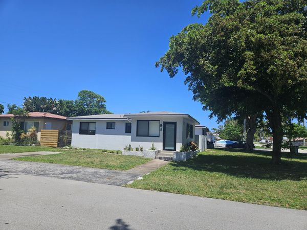 1401 N 16th Court, Hollywood, FL 33020