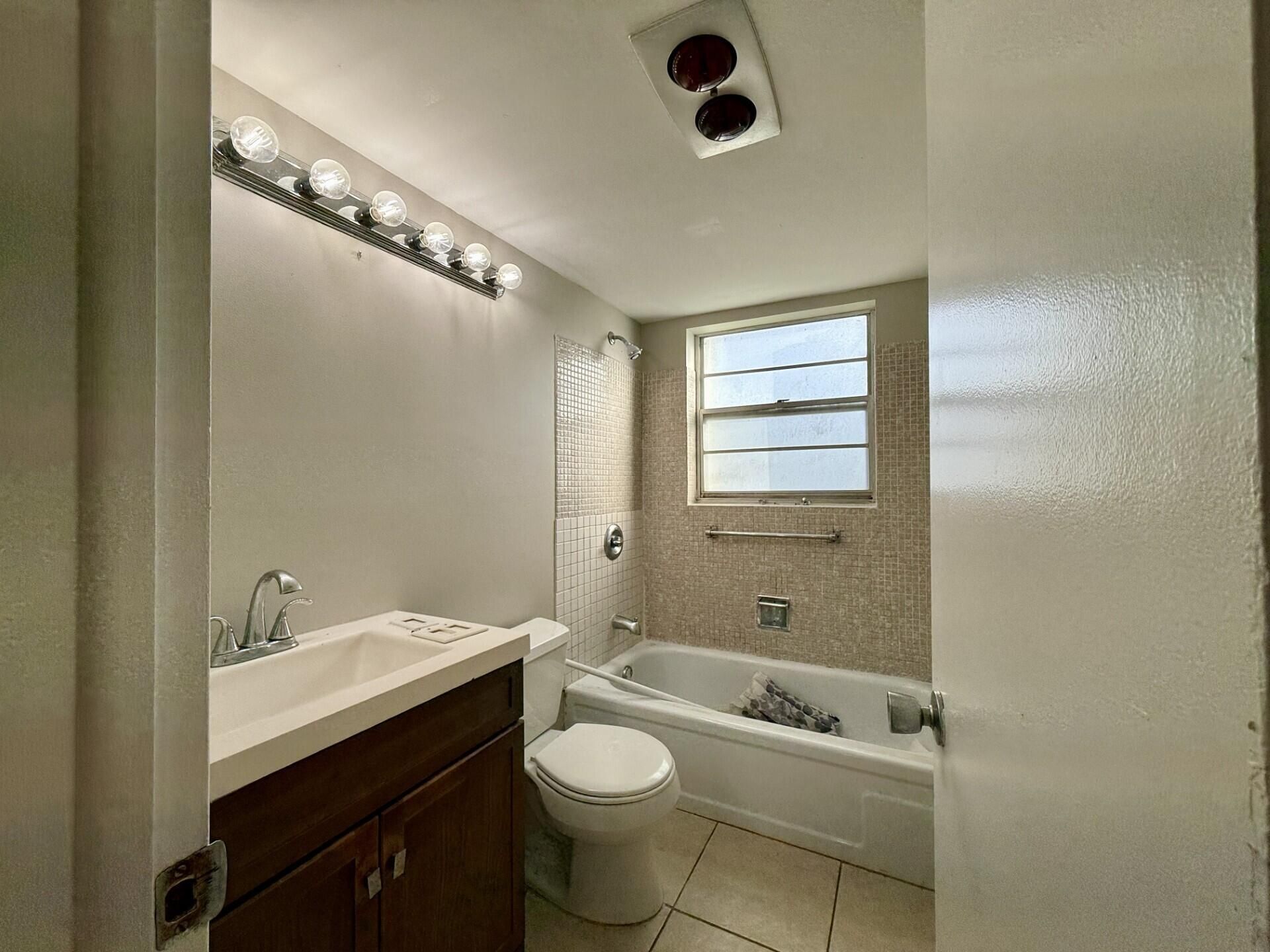 93 Sheffield D, Unit 93, West Palm Beach, FL 33417 Photo