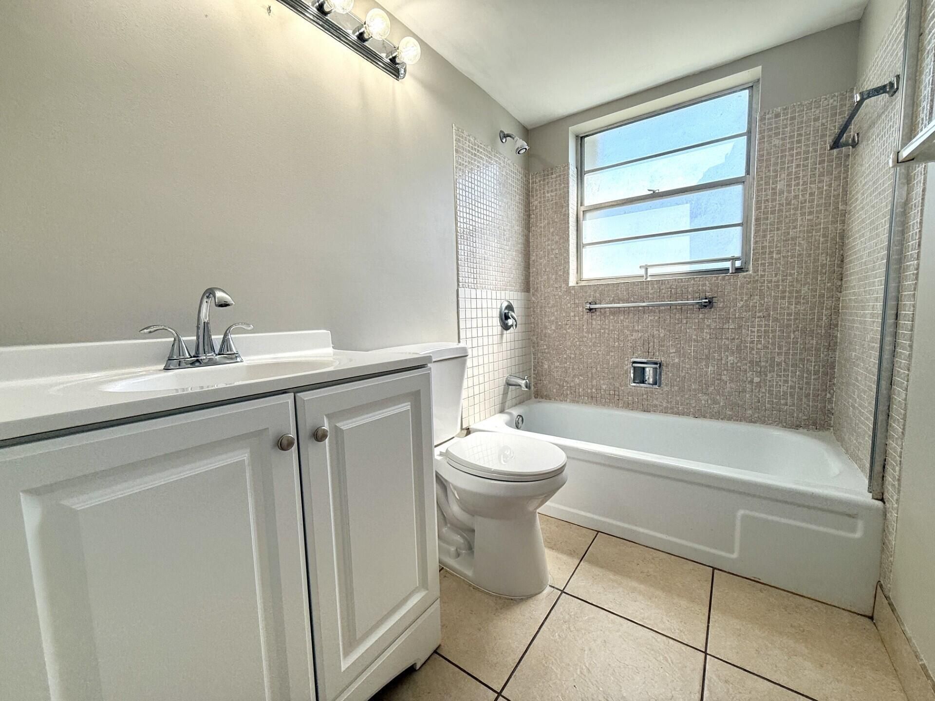 93 Sheffield D, Unit 93, West Palm Beach, FL 33417 Photo