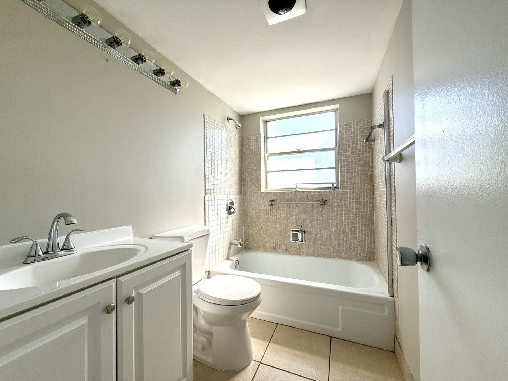 93 Sheffield D, Unit 93, West Palm Beach, FL 33417 Photo