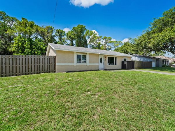 745 21st Street SW, Vero Beach, FL 32960