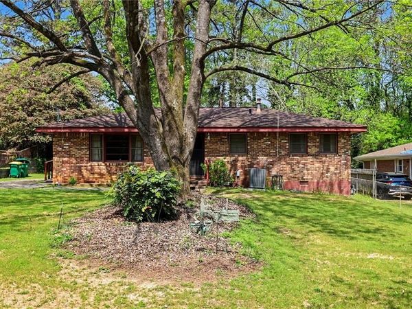 7019 Lakeview Lane , Doraville, GA 30360