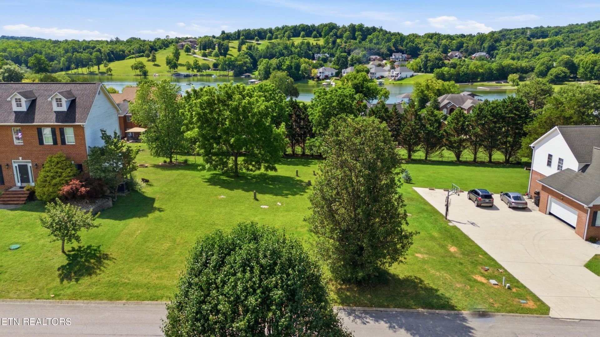 146 Hartford Village Way, Kingston, TN 37763 Main Photo
