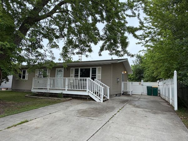 121 SE 10th Street, Grand Rapids, MN 55744