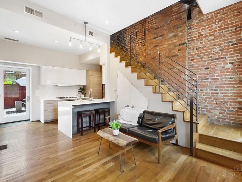 18 W Thirteenth Street, Unit 5, Cincinnati, OH 45202 Photo 2