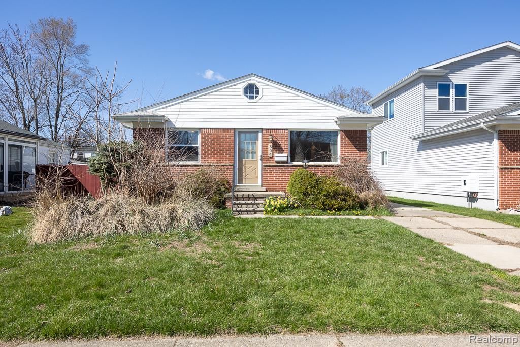 304 Tecumseh Street, Clawson, MI 48017 Main Photo