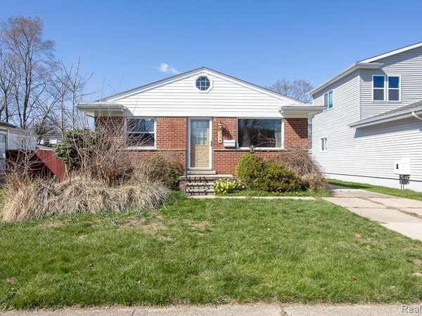304 TECUMSEH Street, Clawson, MI 48017