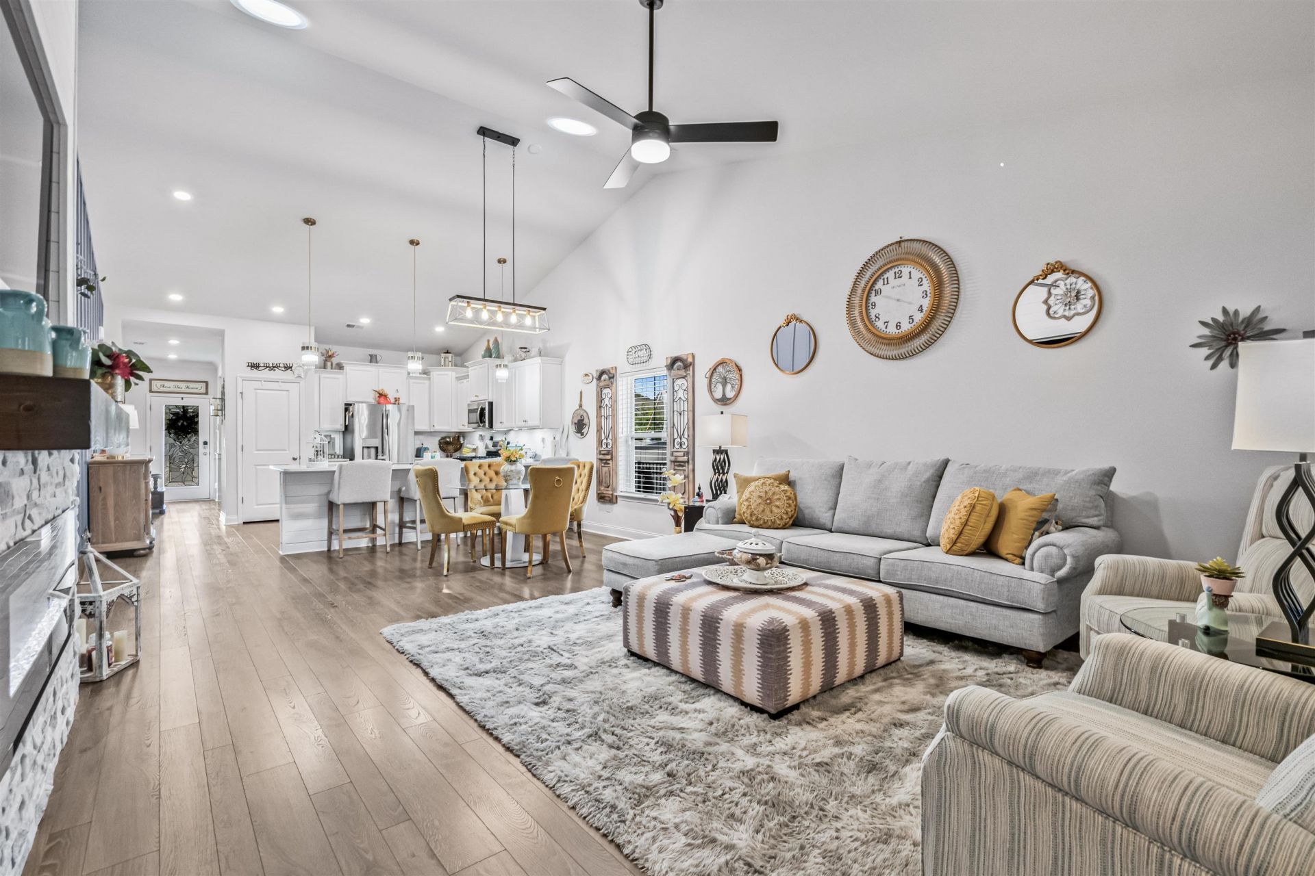 2501 Goldfinch Dr. Photo 15