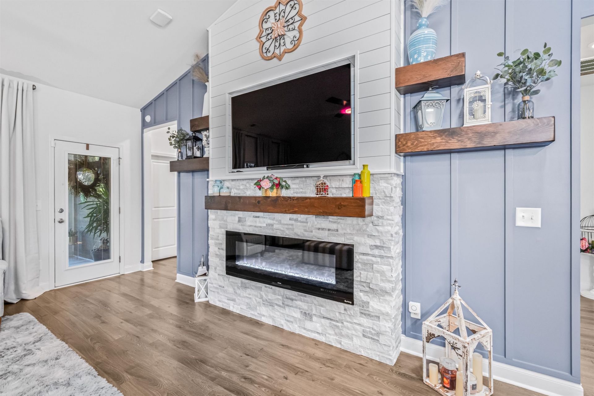 2501 Goldfinch Dr. Photo 16
