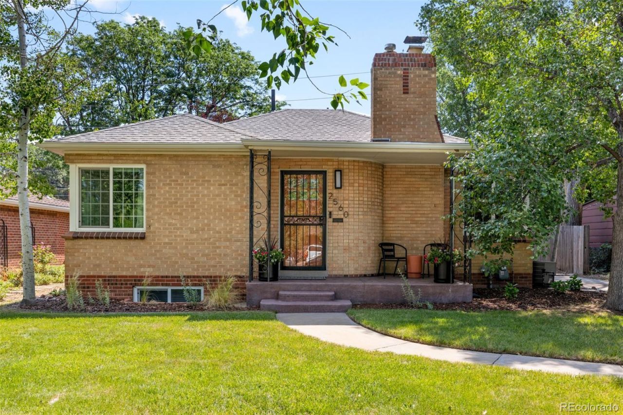 2560 Locust Street, Denver, CO 80207 Main Photo