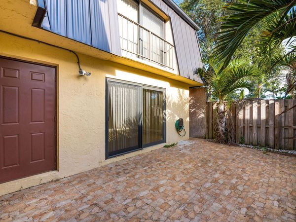 2471 Waterside Drive, Lake Worth, FL 33461