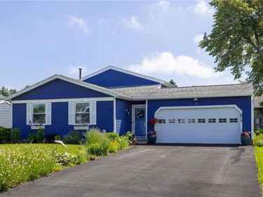 52 Constance Way E, Rochester, NY 14612