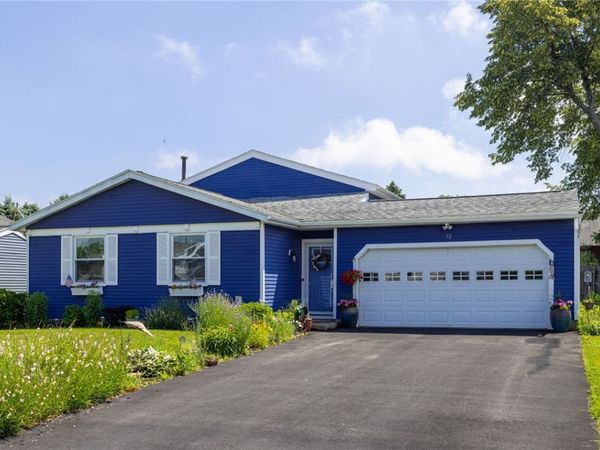 52 Constance Way E, Rochester, NY 14612