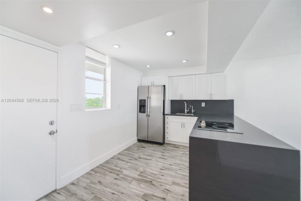 2851 Leonard Dr, Unit J505, Aventura, FL 33160 Photo
