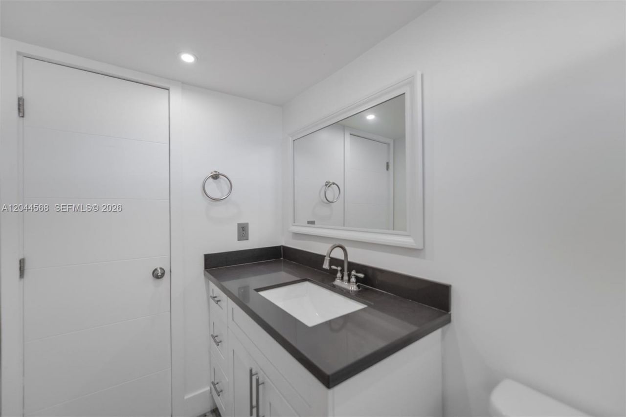 2851 Leonard Dr, Unit J505, Aventura, FL 33160 Photo