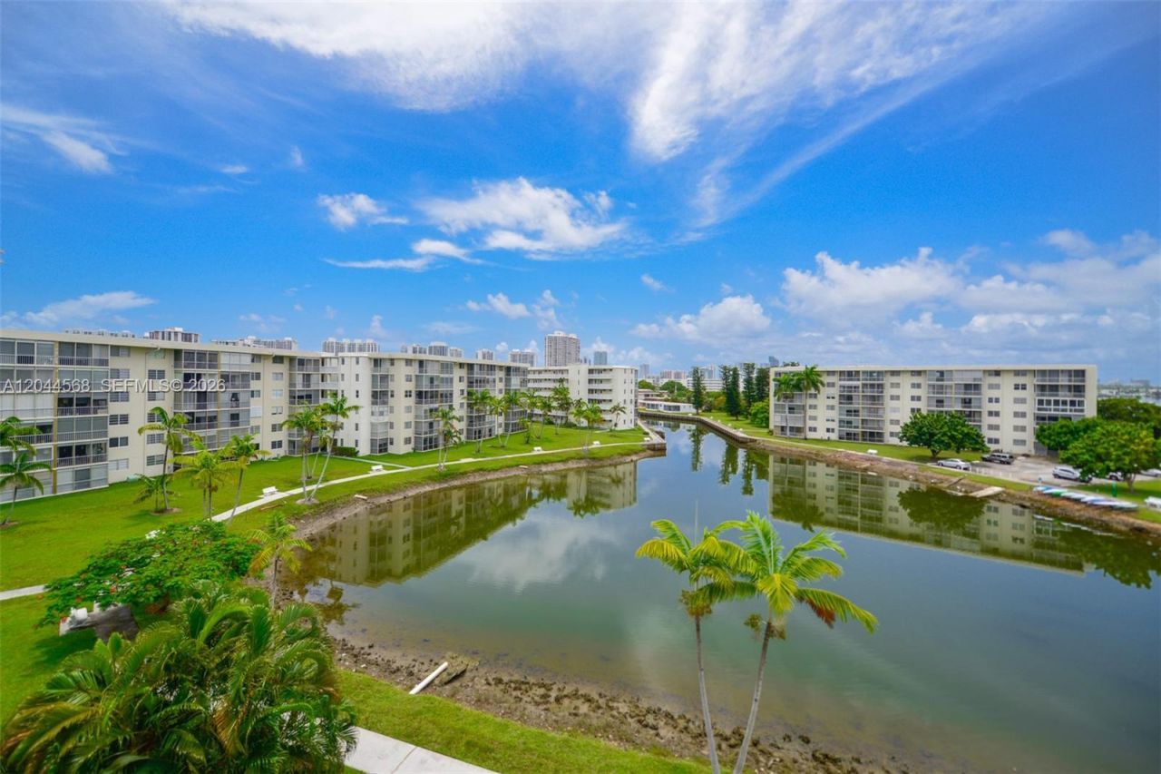 2851 Leonard Dr, Unit J505, Aventura, FL 33160 Photo