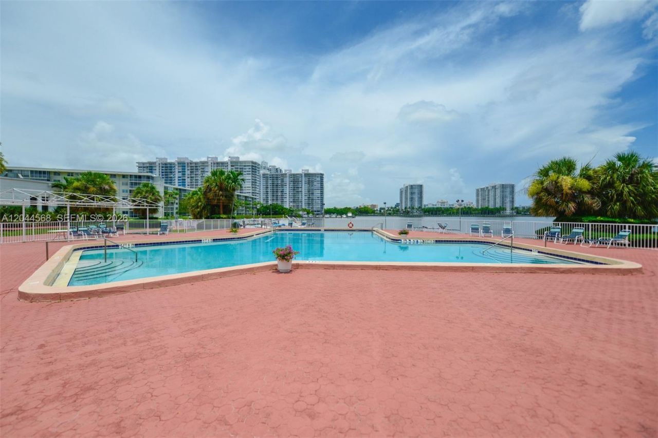 2851 Leonard Dr, Unit J505, Aventura, FL 33160 Photo
