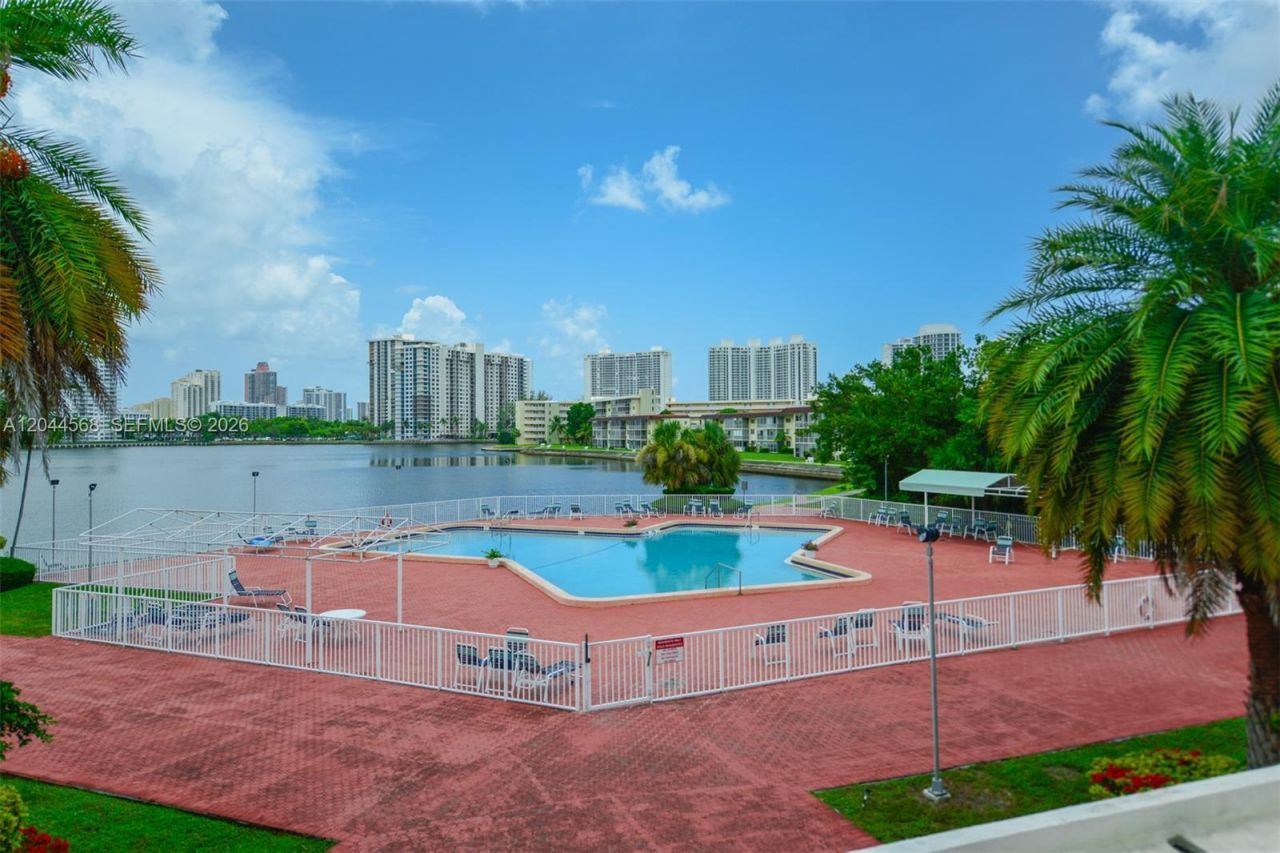 2851 Leonard Dr, Unit J505, Aventura, FL 33160 Photo