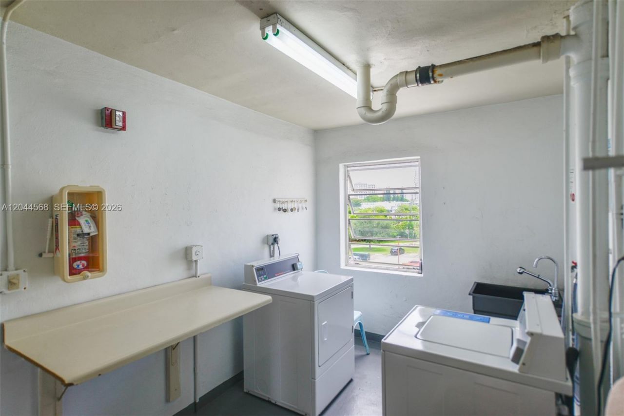 2851 Leonard Dr, Unit J505, Aventura, FL 33160 Photo