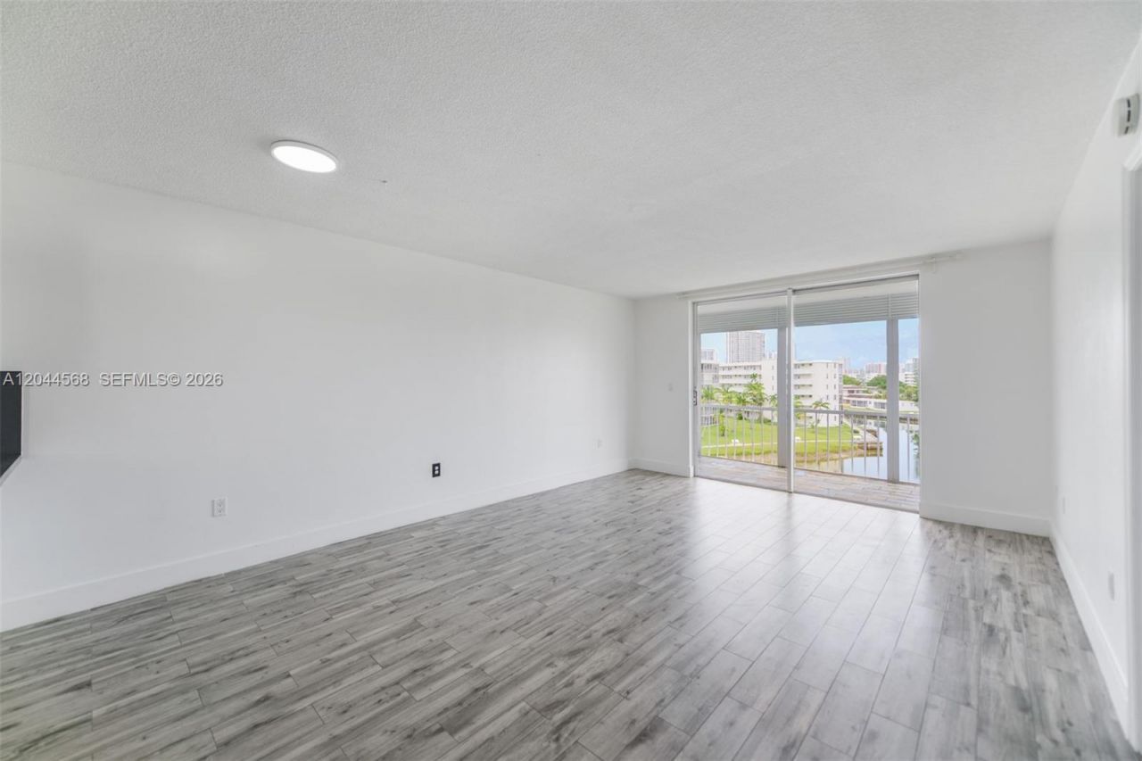 2851 Leonard Dr, Unit J505, Aventura, FL 33160 Photo