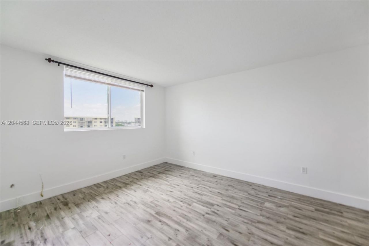 2851 Leonard Dr, Unit J505, Aventura, FL 33160 Photo