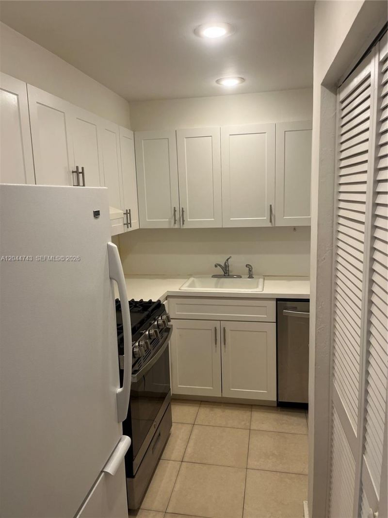 1205 Mariposa Ave, Unit 212, Coral Gables, FL 33146 Photo