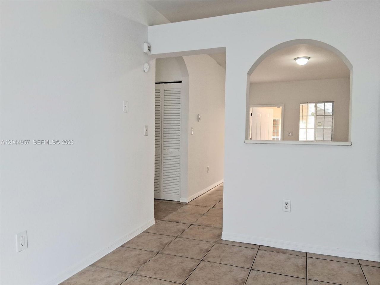 6972 NW 179th St , Unit 106-4, Hialeah, FL 33015 Photo