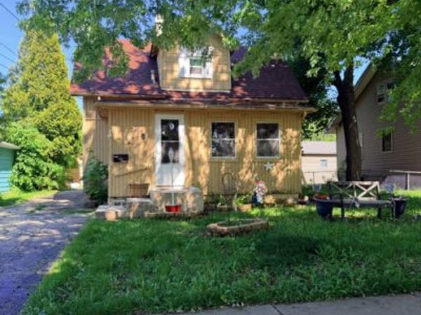 77 S Melrose Avenue , Elgin, IL 60123