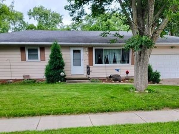 716 THOMAS Drive, Sun Prairie, WI 53590