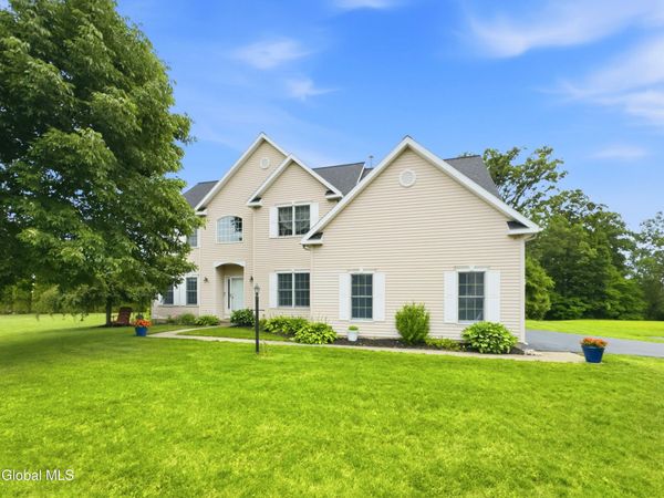 12 Bridget Circle, Cohoes, NY 12047