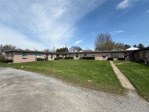 50 N Crescent, Hermitage, PA 16148