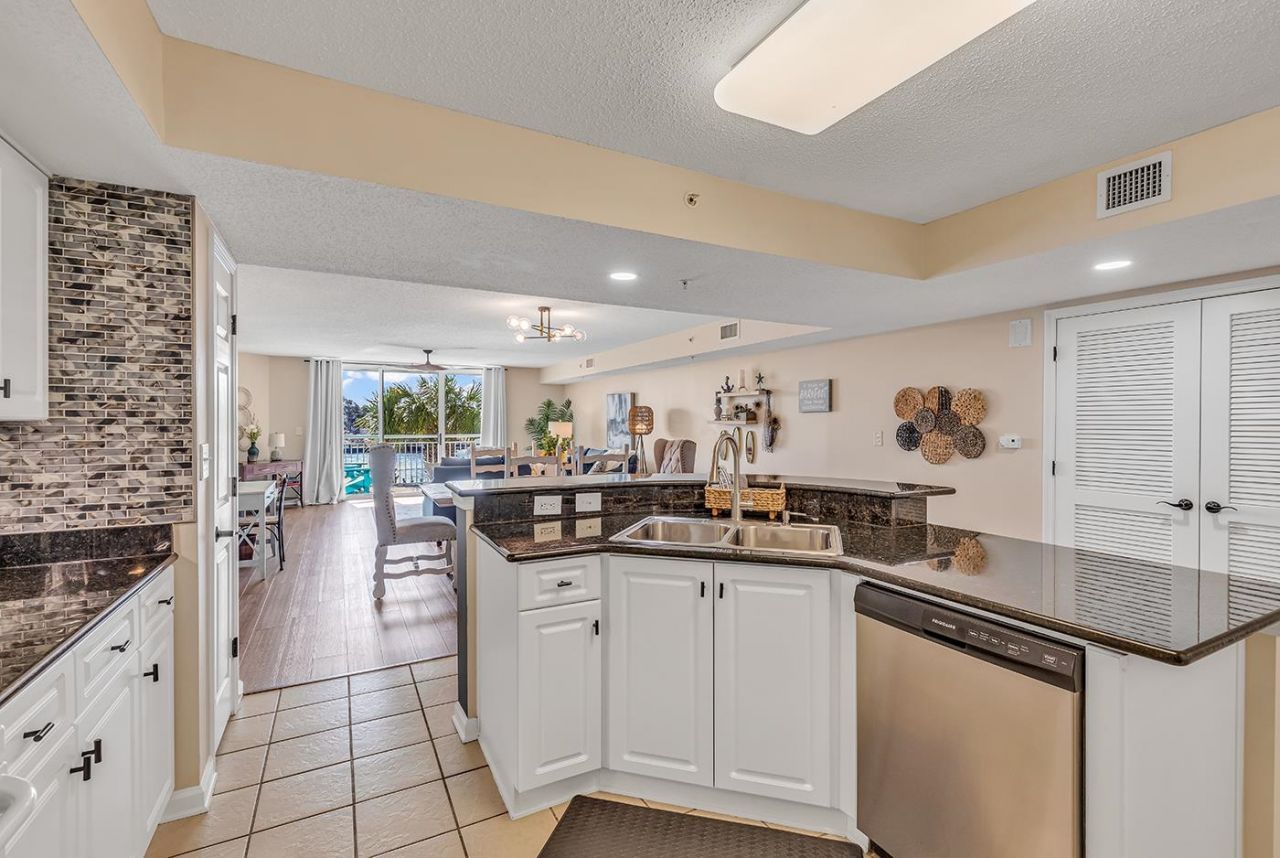 2151 Bridge View Ct. Photo 6