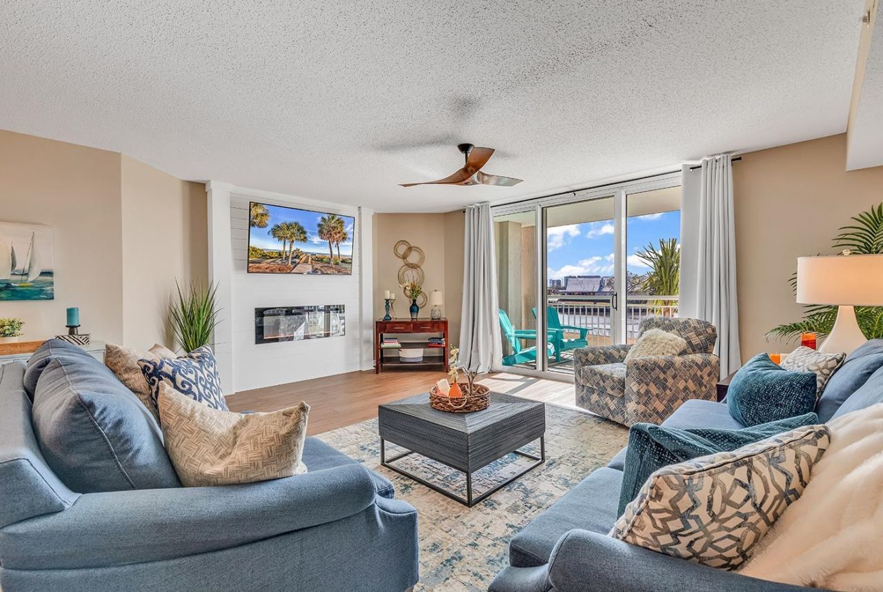 2151 Bridge View Ct. Photo 7