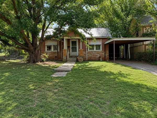 506 N 2nd Street, Sayre, OK 73662