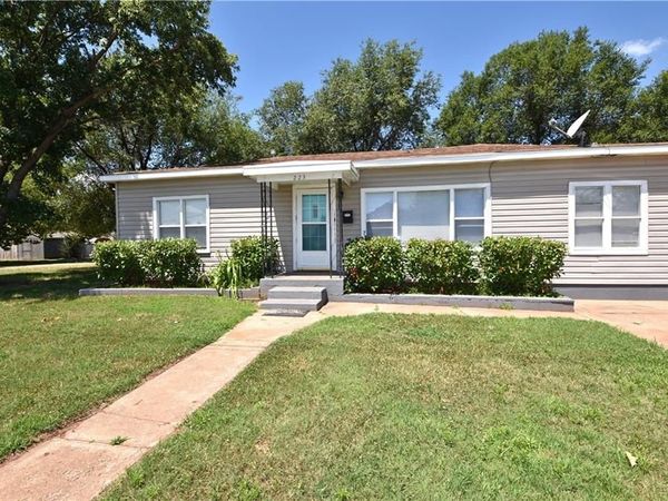 223 S 17th Street, Guthrie, OK 73044