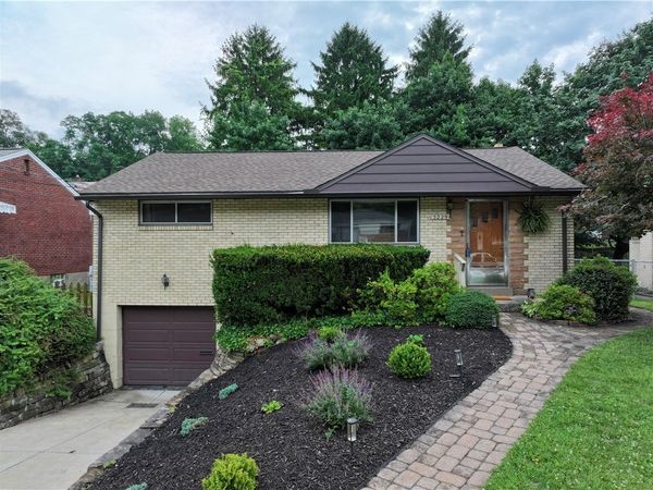 5229 Colewood Dr, Pittsburgh, PA 15236