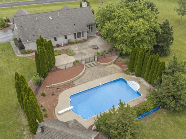 S88W34777 Nesting LANE, Eagle, WI 53119