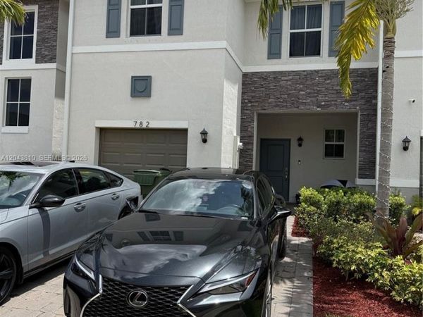 782 SE 18th St , Homestead, FL 33034