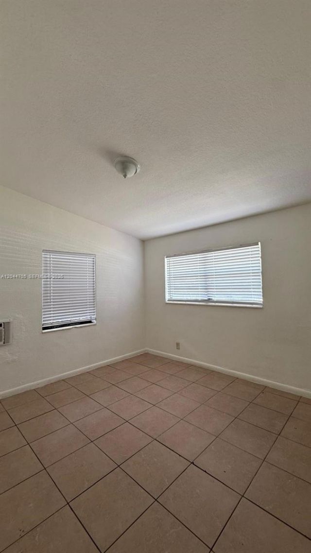 1525 NW 18th Ct, Fort Lauderdale, FL 33311 Photo