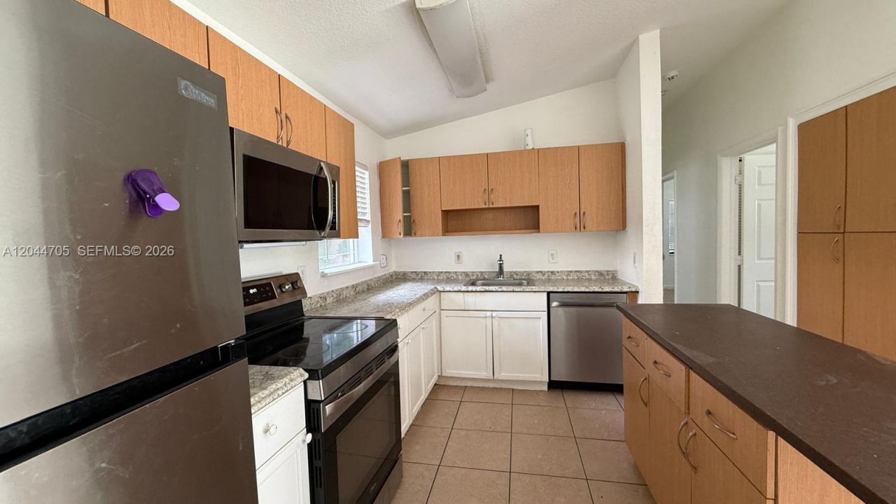 1525 NW 18th Ct, Fort Lauderdale, FL 33311 Photo