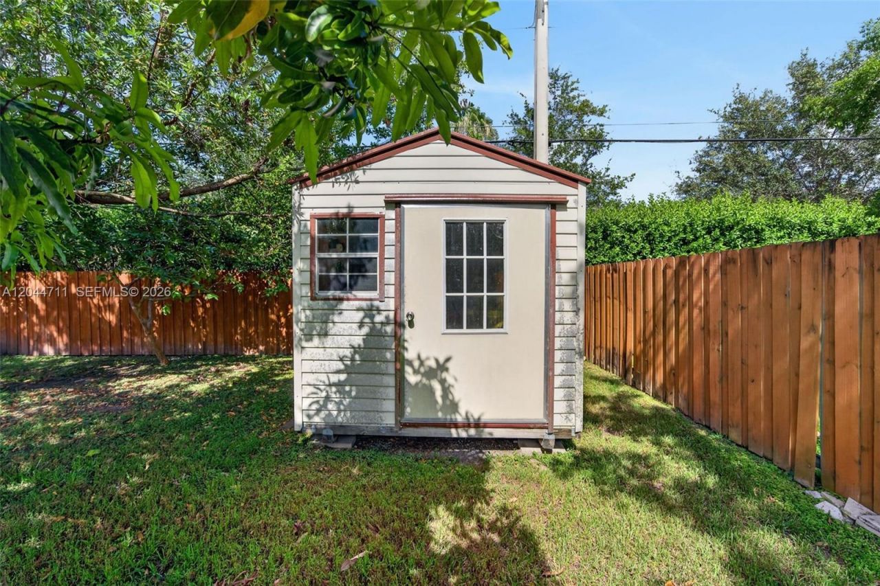 2135 NW 14th Ter, Homestead, FL 33030 Photo