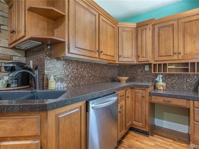 1052 Colwick Drive, Dayton, OH 45420 Photo 9