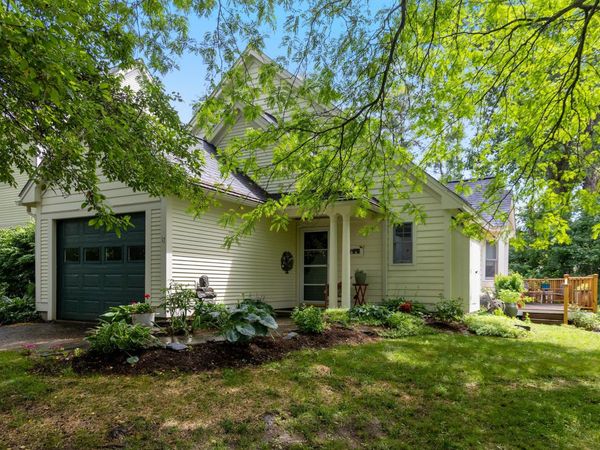 17 Eastman Farm Road, Burlington, VT 05408