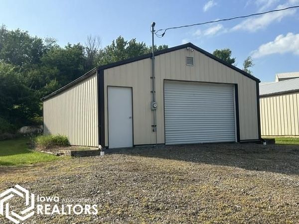 313 Hillcrest Ridge, Montezuma, IA 50171