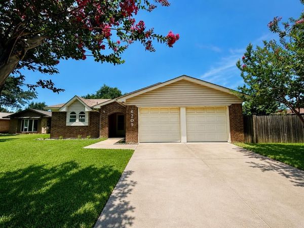 6209 Gayle Drive, North Richland Hills, TX 76180