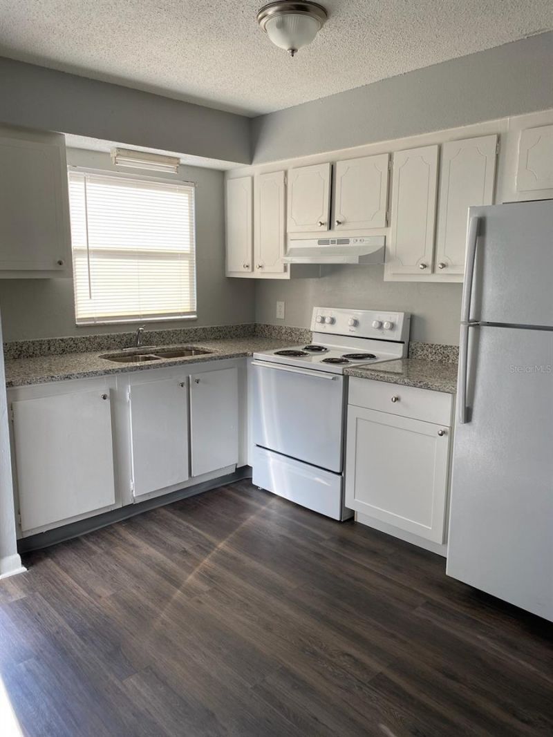 646 88th Avenue N, Unit 6, Saint Petersburg, FL 33702 Photo