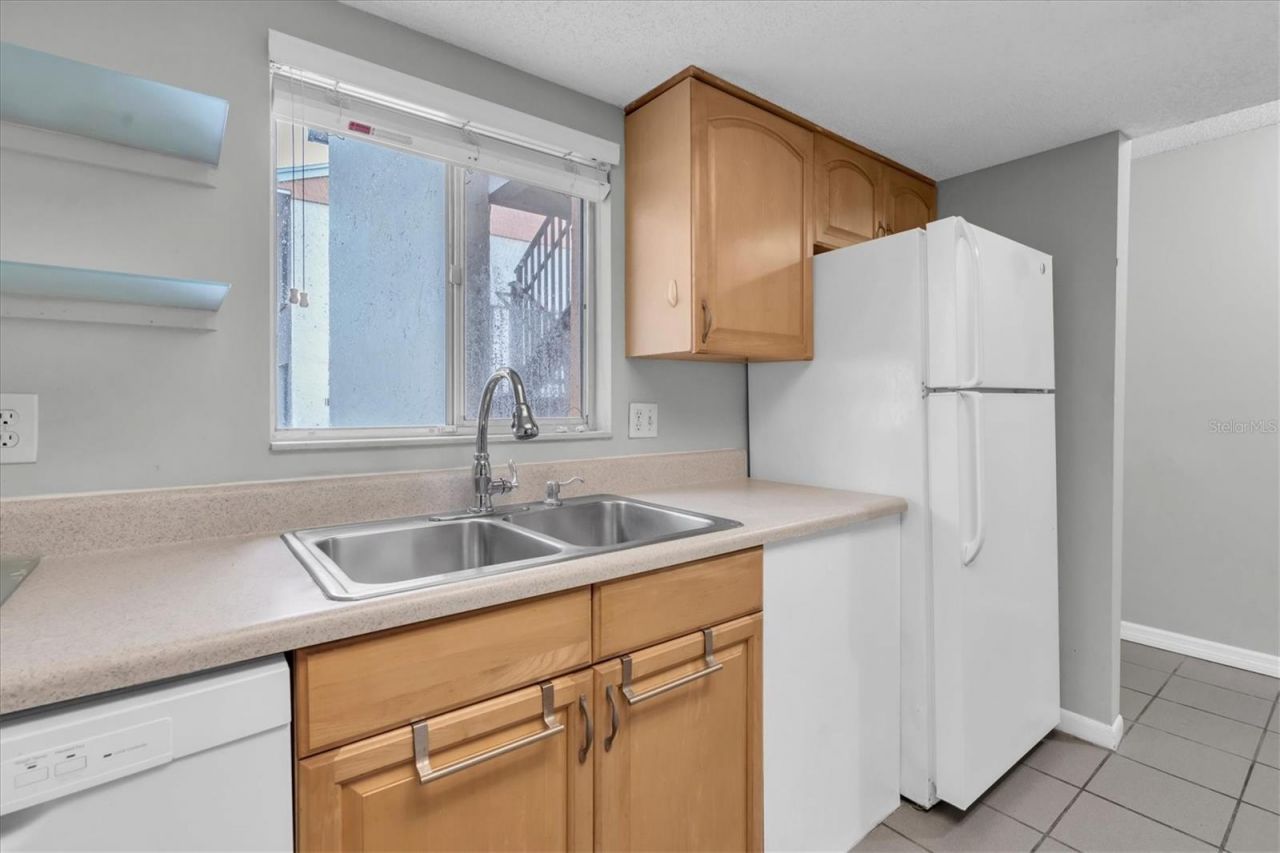 675 99th Avenue N, Unit 102, Saint Petersburg, FL 33702 Photo