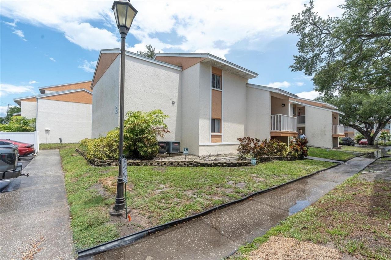 675 99th Avenue N, Unit 102, Saint Petersburg, FL 33702 Photo