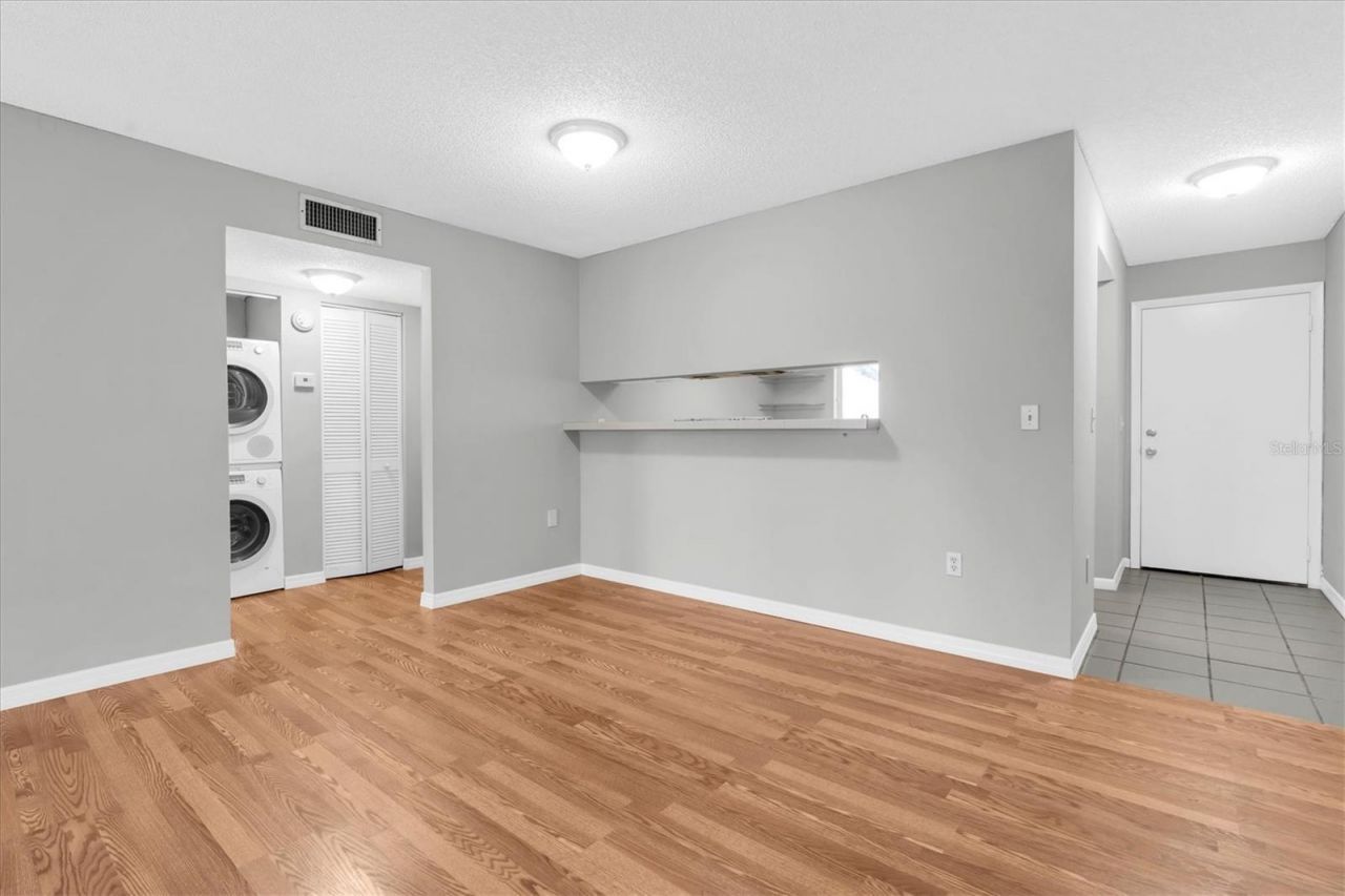 675 99th Avenue N, Unit 102, Saint Petersburg, FL 33702 Photo
